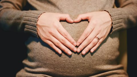 Mudar hábitos ajuda eficácia fertilização in vitro casal mulher homem gravidez