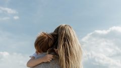 mãe stress saúde mental estudo mulher família filho