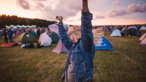 Festival Música Verão acampamento essencial lista lifestyle delas