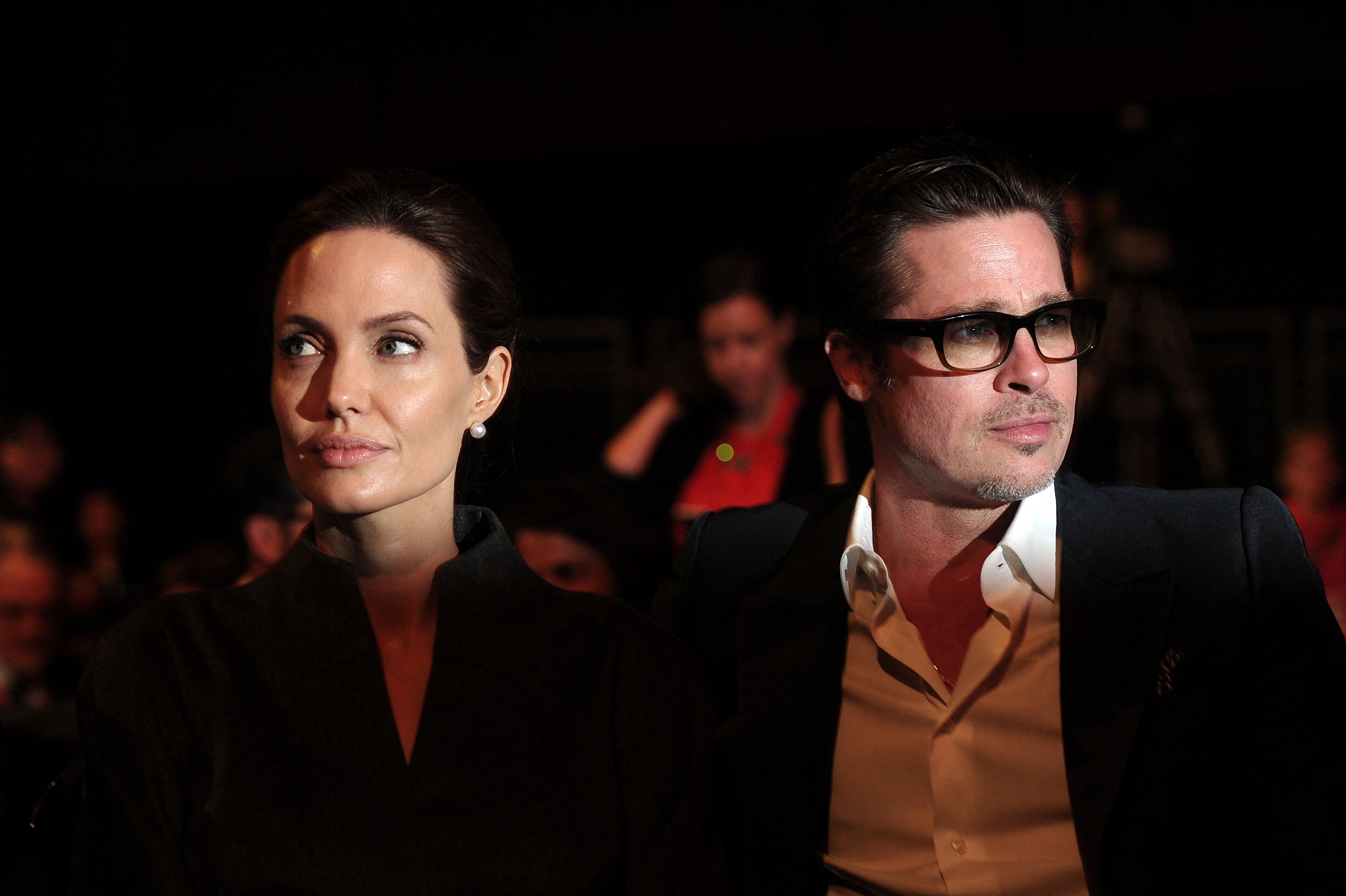 Após breve batalha judicial, Angelina Jolie e Brad Pitt chegam a