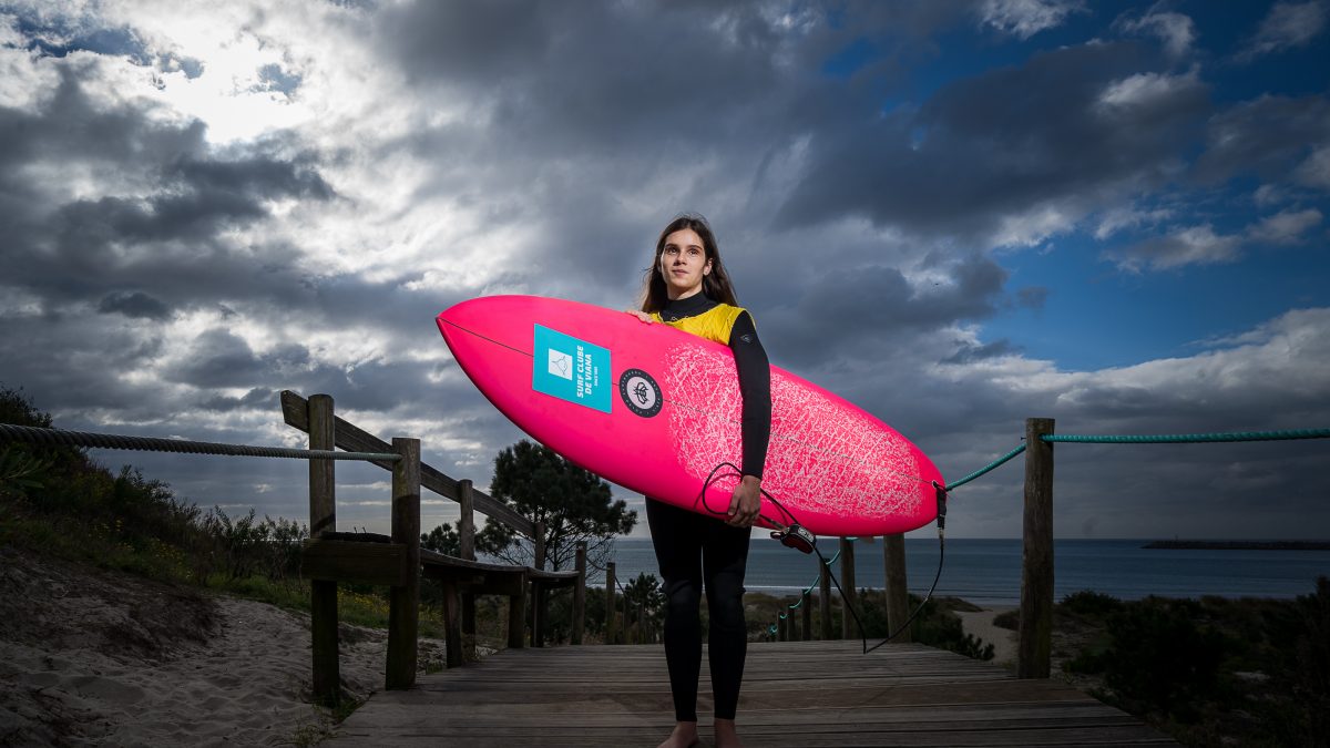 Marta Paço, atleta de surf adaptado vai participar no Campeonato do Mundo.