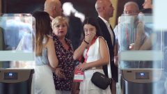 Ángeles Béjar, mãe do dirigente federativo espanhol Luís Rubiales acusado de assédio à futebolista Jenni Hermosos [Fotografia: Pierre-Philippe MARCOU / AFP]