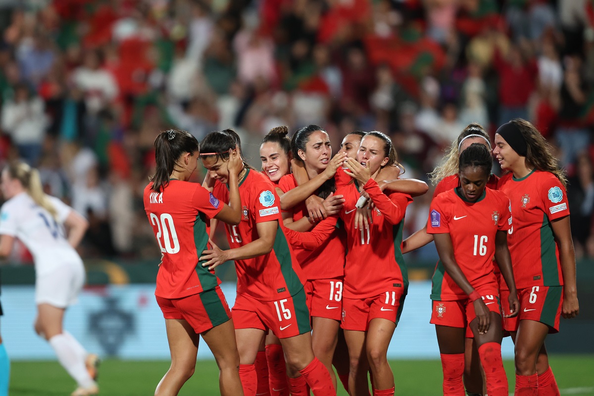 Portugal vence e cola-se à Finlândia na corrida ao Euro 2021 feminino