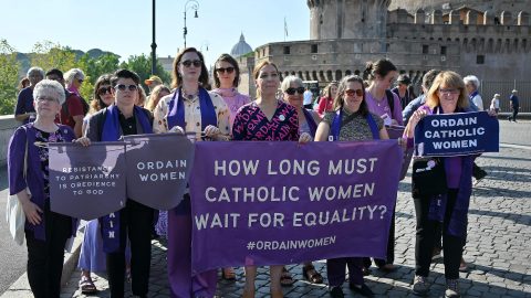 mulheres protesto Igreja patriarcado